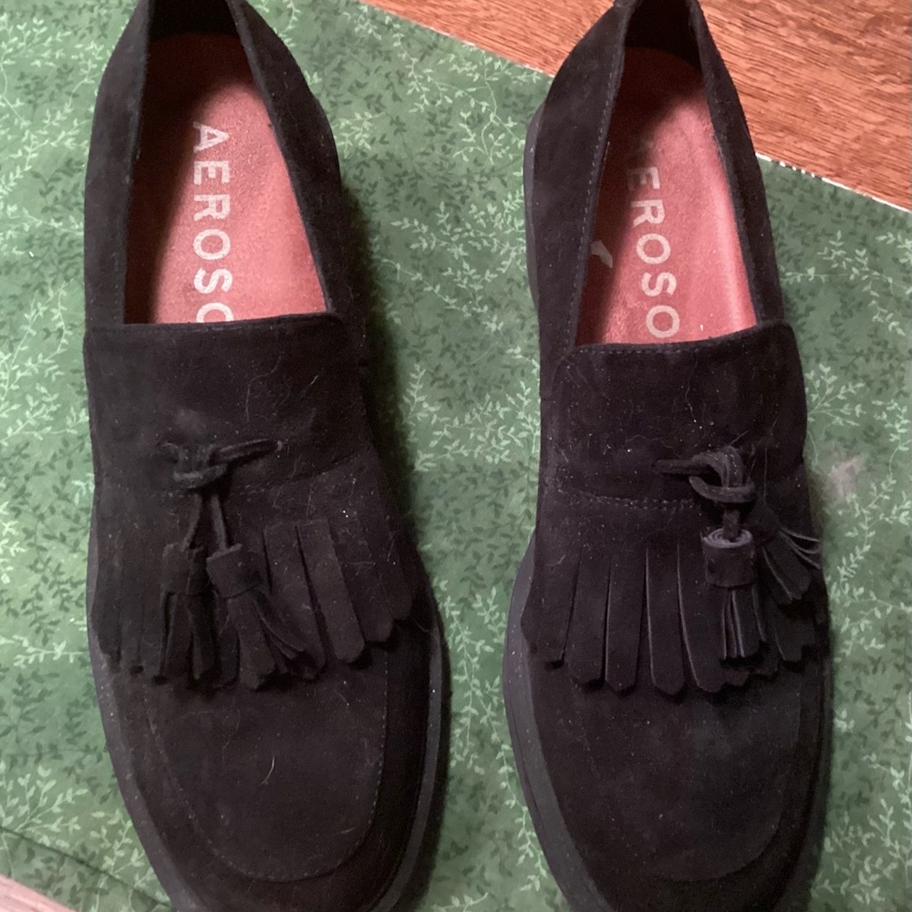 AEROSOLES Women’s Black Suede Tassel Loafers size 9M NWOT